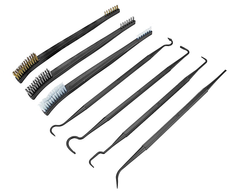 Set of brushes for cleaning heads and cylinders